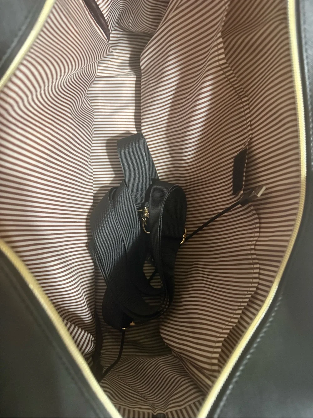 Used 17.3 In Laptop Briefcase, Extra Large Convertible Shoulder/Backpack Women